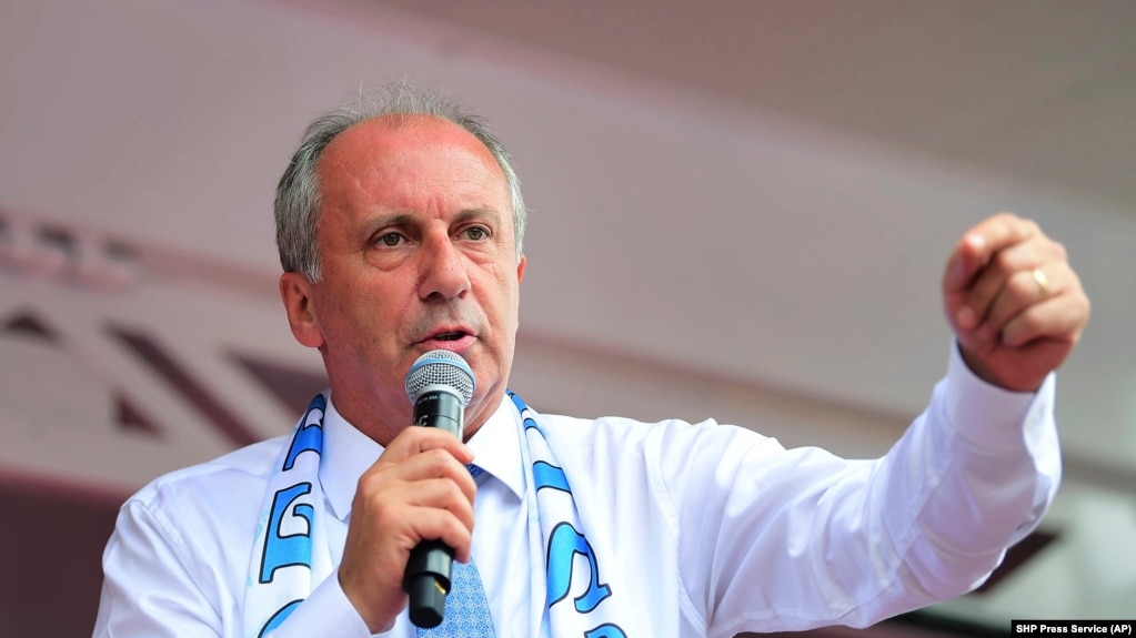 Muharrem Ince, the presidential candidate of Turkey's main opposition Republican People's Party, delivers a speech at a rally in Tunceli on June 17, 2018.