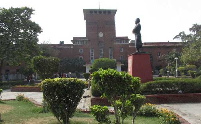 Delhi University Ad Hoc Teachers Begin Hunger Strike